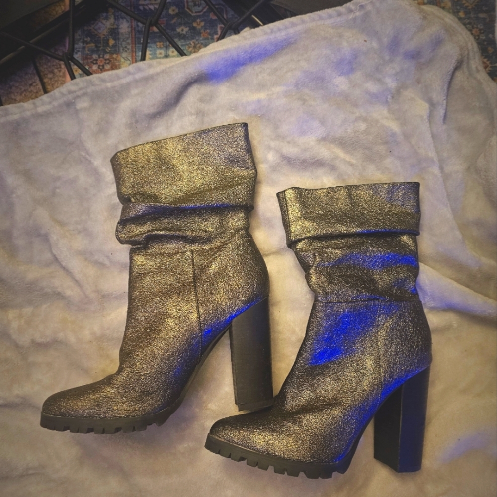 Katy Pery "The Raina" Size 7 Metallic